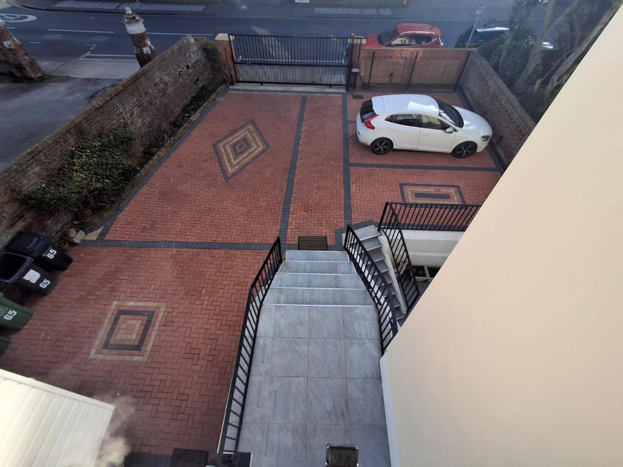 Inn By The Sea, Portsmouth - En Suite Rooms With Or Without Sea View, Onsite Ev 22Kw بورتسماوث المظهر الخارجي الصورة
