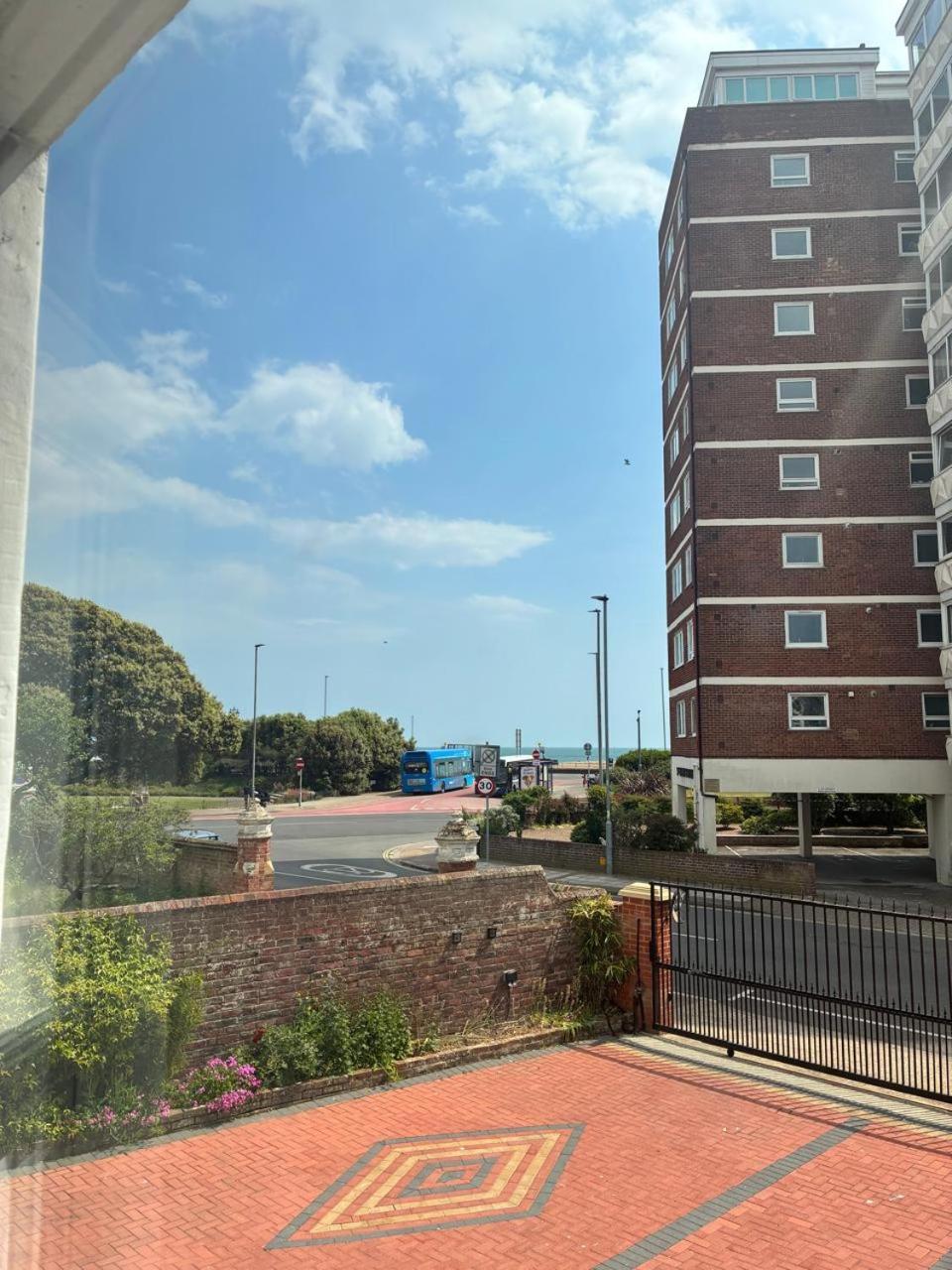 Inn By The Sea, Portsmouth - En Suite Rooms With Or Without Sea View, Onsite Ev 22Kw بورتسماوث المظهر الخارجي الصورة