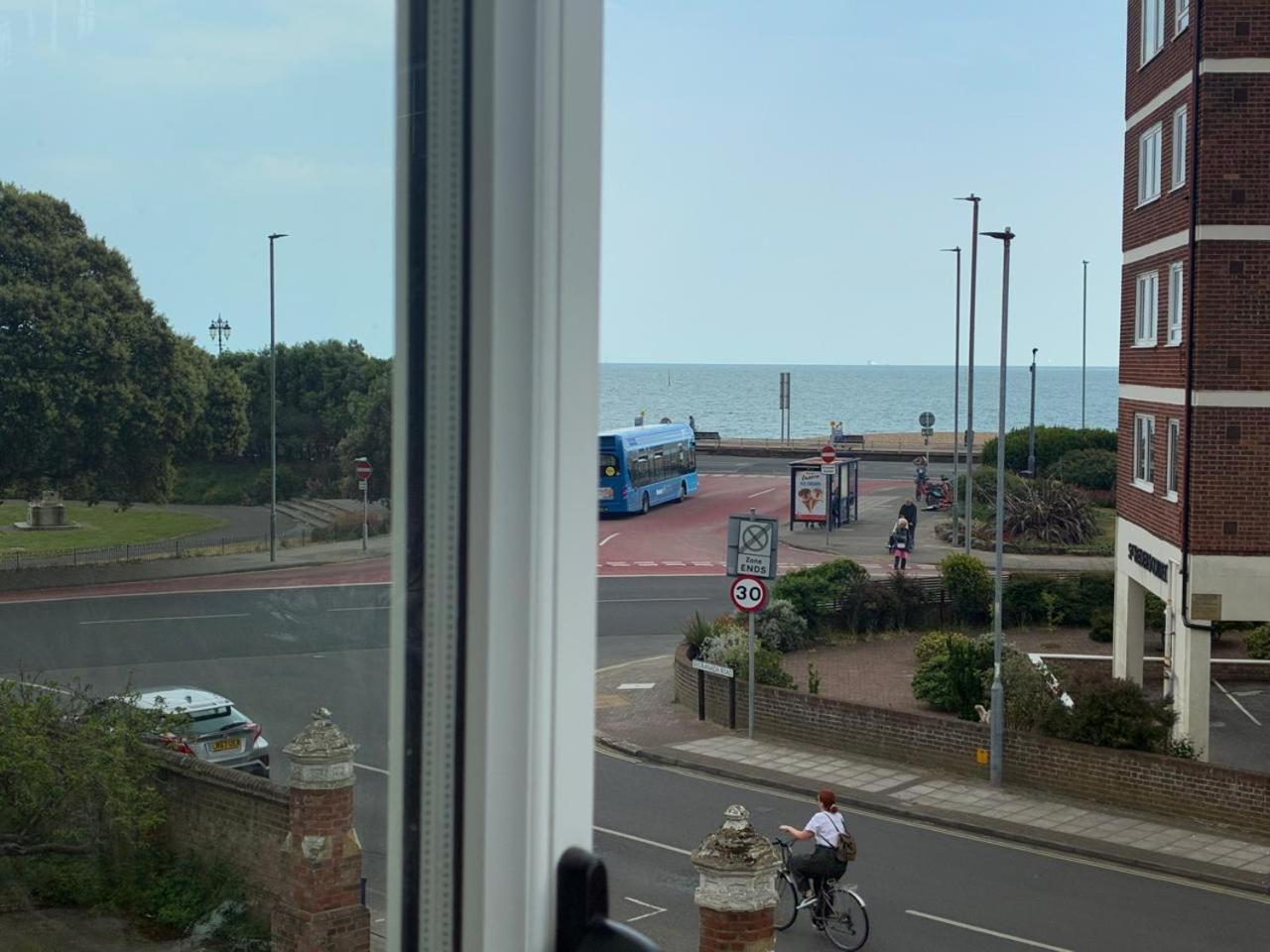 Inn By The Sea, Portsmouth - En Suite Rooms With Or Without Sea View, Onsite Ev 22Kw بورتسماوث المظهر الخارجي الصورة